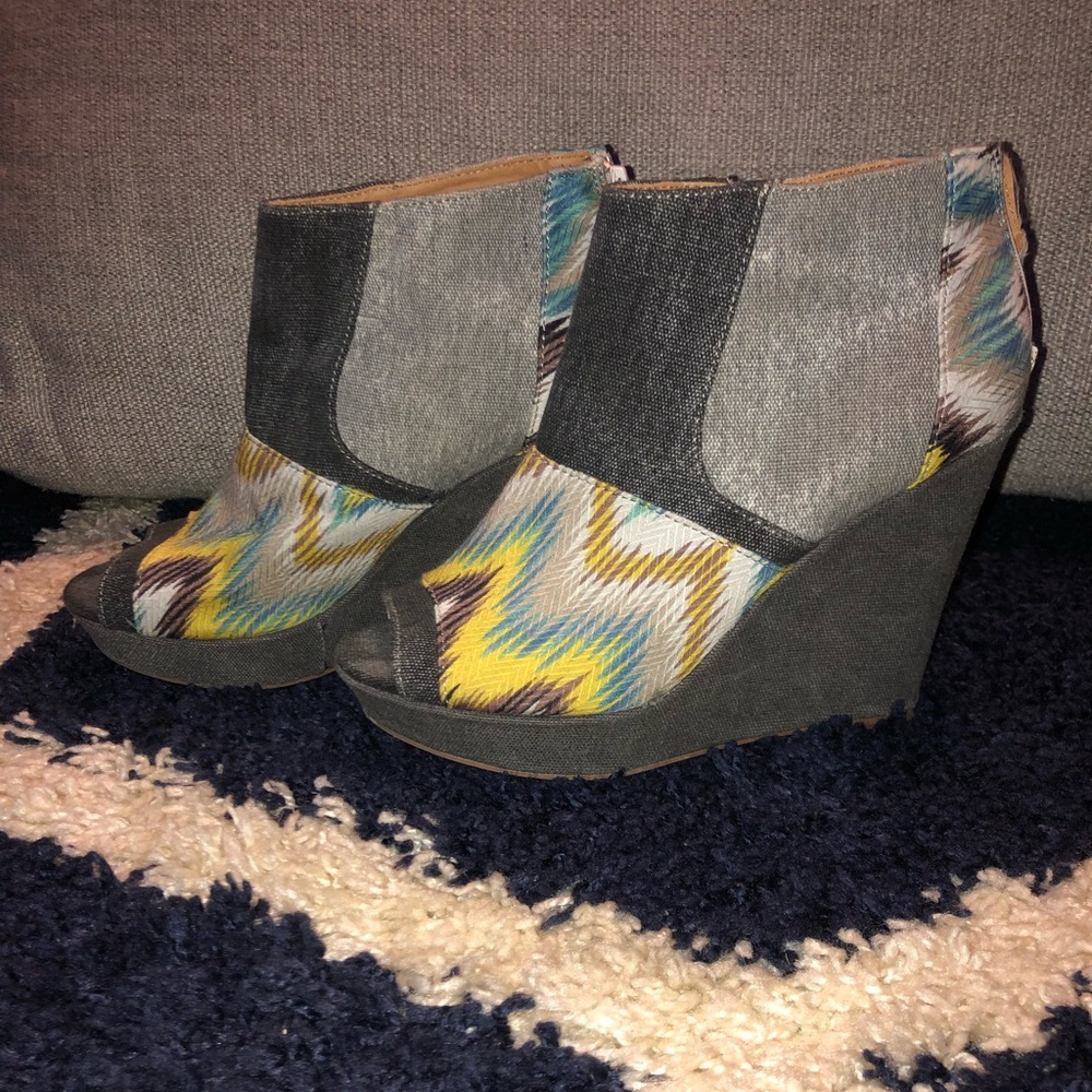 Qupid Zip Up Ankle Boots Open Toe Wedge Heel
